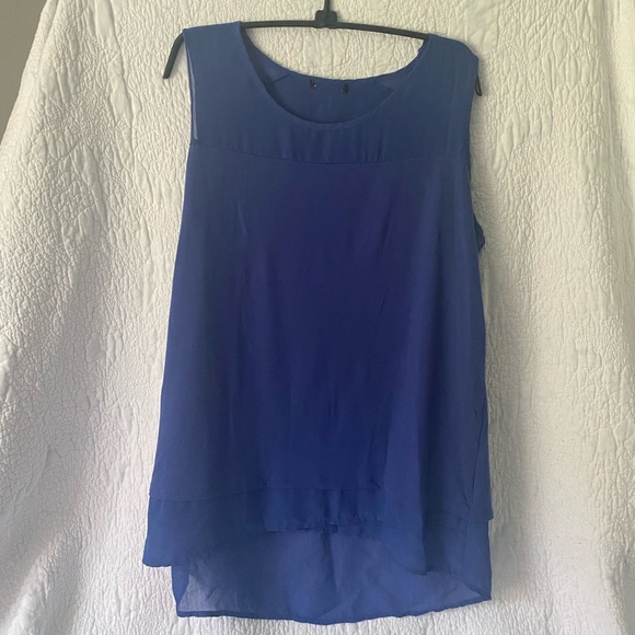 Tops - Women’s top sleeveless vibrant blue size XL tag‎ was removed